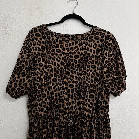 Torrid Leopard Print Button Front Sharkbite Asymmetric Hem Midi Dress Sz 2 (2X) - Picture 13 of 15